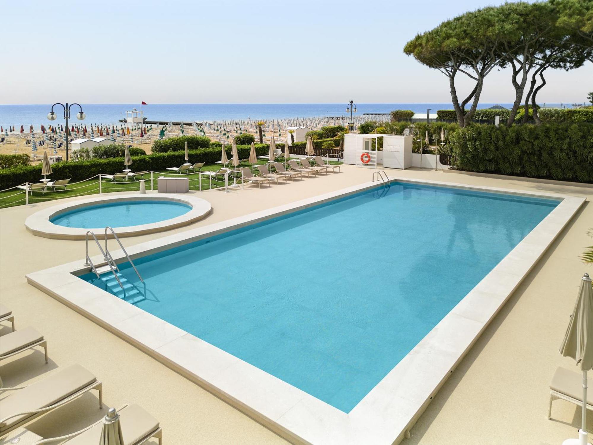 Hotel Aurora Lido di Jesolo Esterno foto