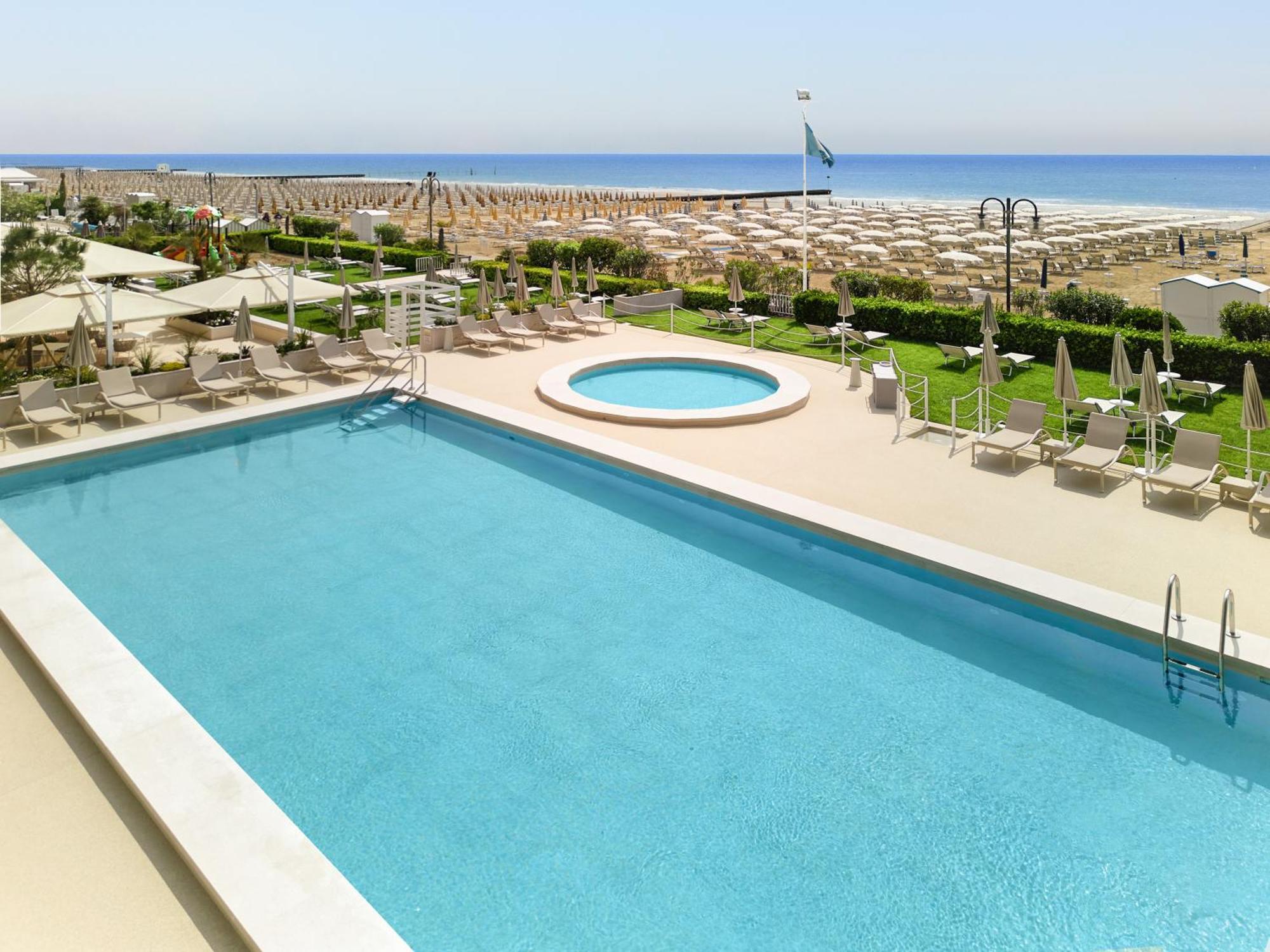 Hotel Aurora Lido di Jesolo Esterno foto
