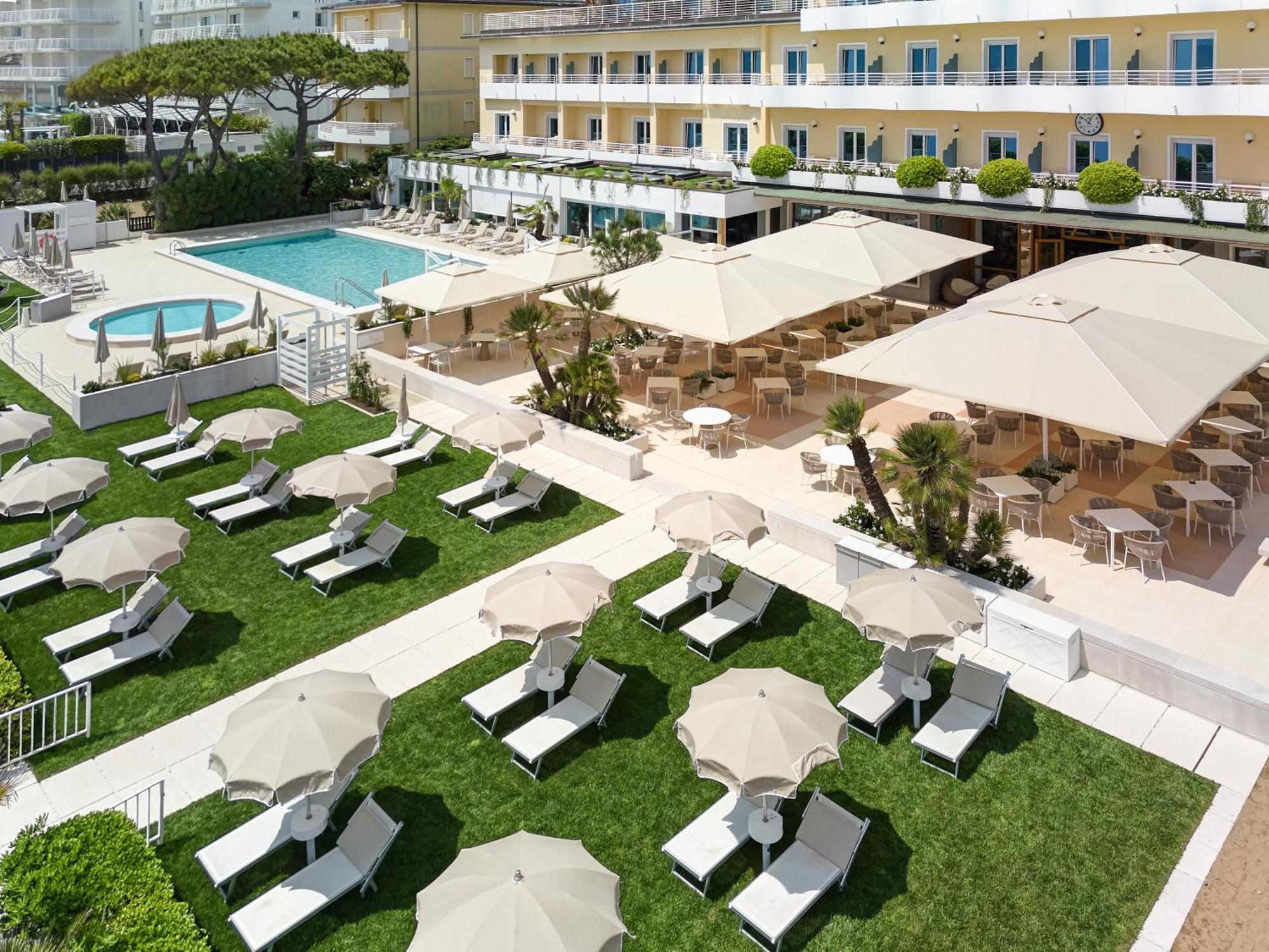 Hotel Aurora Lido di Jesolo Esterno foto